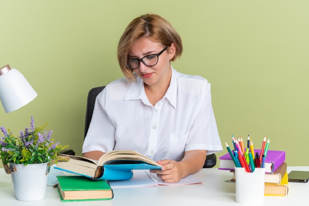 Совершенствование профессиональных компетенций учителя русского языка и литературы для подготовки учащихся к ГИА